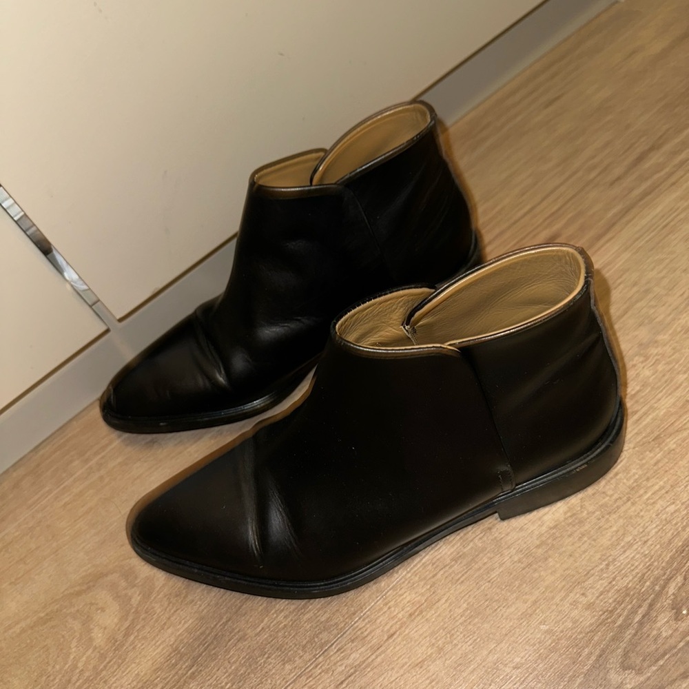 Everlane  Black Leather Ankle Booties size 5.5 - Picture 2 of 7